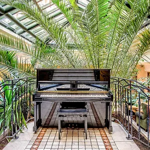 Beaumarchais Париж